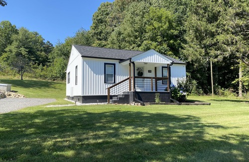 Mount Airy House | Private 2 Bedroom 1 Bath Charming House on 4 Acres