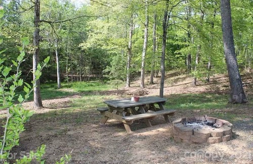 New London House | Private 2-bedroom camper at lakefront resort with wifi, pool, beach, mini golf