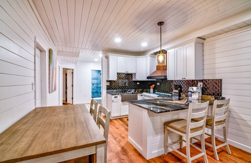 Seymour Apartment | Private 2 Bedroom Luxury Private Suite at Sugarloaf Mountain Lodge.