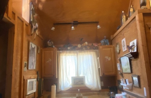 Valle Cabin | Private 2-Person Cabin near Grand Canyon (Bed & Breakfast)