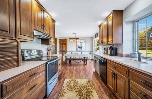 Blakeslee House | Private 22 Acres, Heated Pool Spa, Hot Tub, Game Room, Pool Table, Near Slopes
