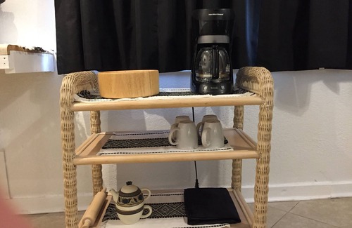 DeLand House | Private 2nd floor of home near Stetson, races, river, sky diving, beach, springs