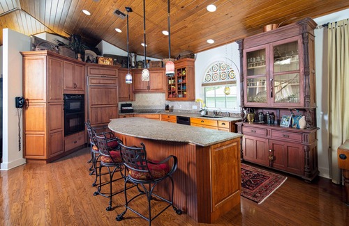 Old Naples House | Private 3 Bedroom Olde Naples Cottage - Two Blocks to Beach, Shopping & Dining