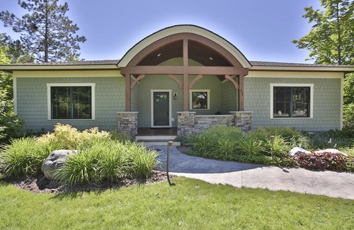 Harbor Springs House | Private 4 Bedroom-4 Bath Cottage Near Ski Resorts! Stay at True North Golf Club