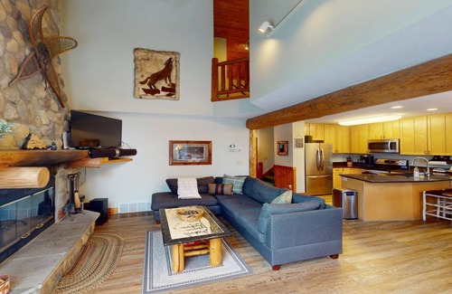 Lutsen House | Private 4 Bedroom 4 Bath Ski-In/Ski-Out Home @ Lutsen with Sauna & Game Room