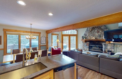 Lutsen House | Private 4 Bedroom 4 Bath Ski-In/Ski-Out Home @ Lutsen with Sauna & Game Room