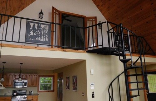 Great Valley House | Private 4-bedroom chalet with breathtaking views!