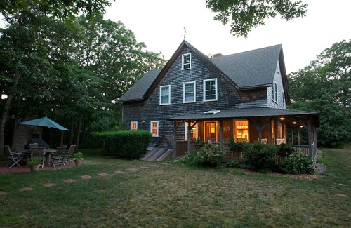 Vineyard Haven House | Private 6 Acres, Walk to Private Beach