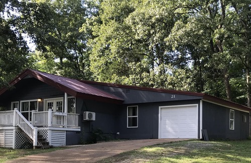 Hardy House | Private Accommodations w/jetted tub & access to rivers, lakes & golf courses!