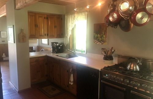 Ludlow House | Private, All Season 10 Acre Retreat Close to the Slopes, Trails, and Swimming