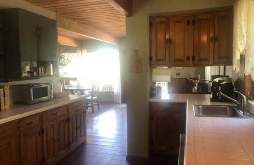 Ludlow House | Private, All Season 10 Acre Retreat Close to the Slopes, Trails, and Swimming