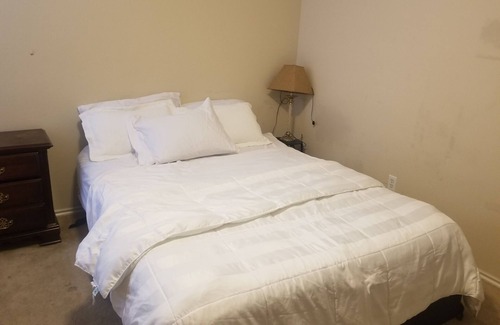 Pflugerville Bed & Breakfast | Private and comfortable hideaway room: upstairs fully decorated & self contain.