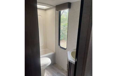 Rosehill House | Private and delightful one bedroom travel trailer