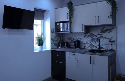 Peterborough Apartment | Private and Stylish Studio Room in Peterborough