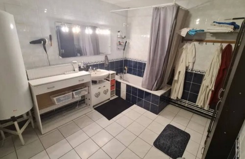 Asnieres-sur-Seine Apartment | Private apartment, comfort and cheerfulness