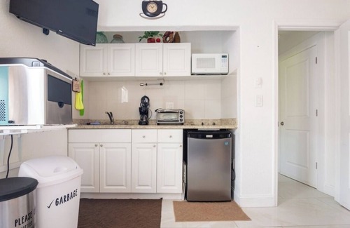 Tamiami Apartment | Private apartment in a great location in awesome Miami with WiFi, AC