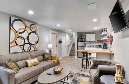 Loveland House | Private Apartment, Queen Bed