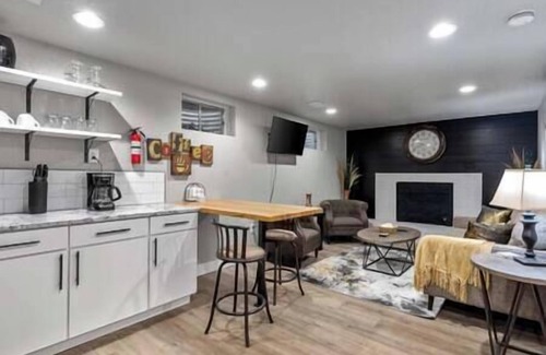 Loveland House | Private Apartment, Queen Bed