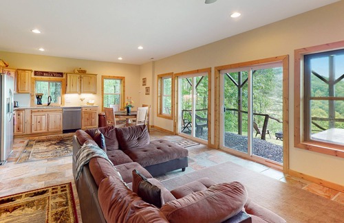 Whittier Cabin | Private apartment suite near casino & hiking trails with amazing views
