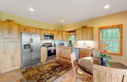 Whittier Cabin | Private apartment suite near casino & hiking trails with amazing views