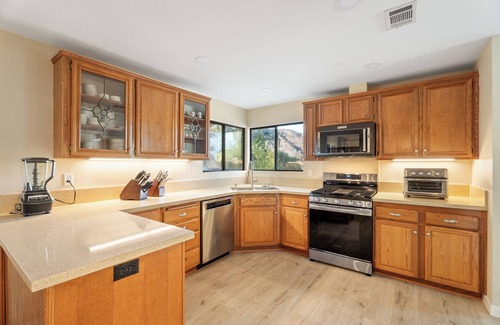 Lake Elsinore House | Private Backwoods Family and Friends Retreat