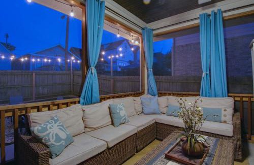 Hope Gardens House | Private Backyard - Near Bicentennial Park