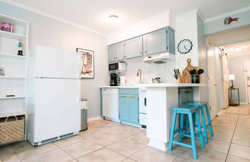 Tybee Island Apartment | Private Balcony - Steps to the Beach and Pool!