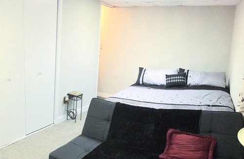 Glen Iris House | Private basement suite safely nestled 5 minutes from downtown Birmingham
