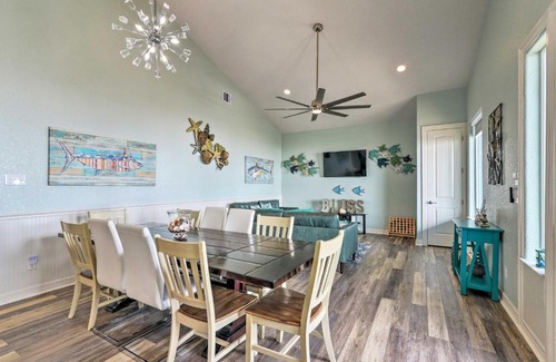 Freeport House | Private Beach and Oceanfront Balcony Freeport Home