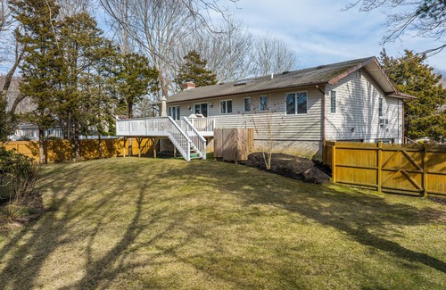 Southold House | Private Beach community home nestled in the heart of Long Island's North Fork