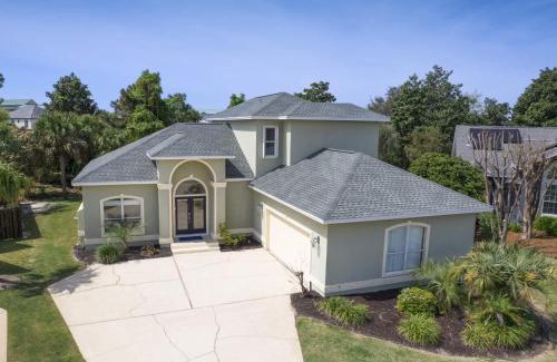 Avalon Beach Estates House | Private Beach & Community Pool