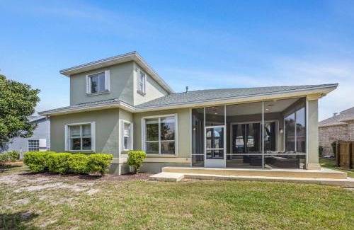 Avalon Beach Estates House | Private Beach & Community Pool