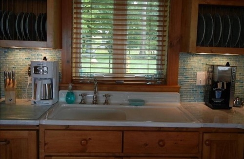Surry Cottage | Private Beach Cottage -Labor Day Rate - James River - Ferry End Cottages
