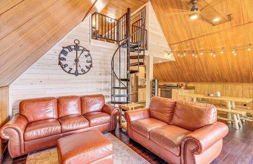 Milledgeville Cabin | Private Beach & Dock: Lakefront Sparta Cabin
