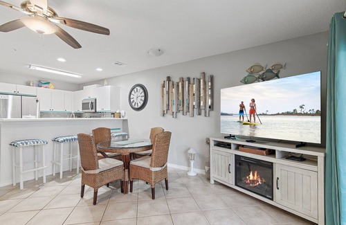 Avalon Beach Estates Condo | Private Beach Entry, Included Beach Setup + 2 Pools - Maravilla 4205