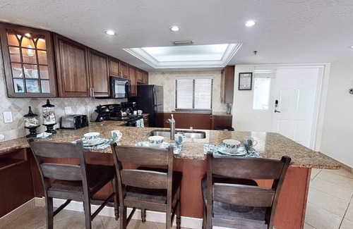 Siesta Key Condo | Private Beach, Gulf View from Balcony, Heated Pools, $185 Free Activities Daily, Outdoor Workout