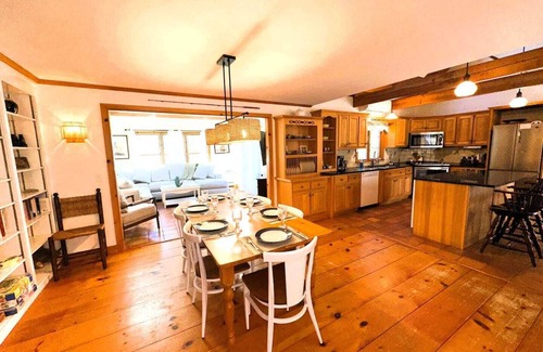 Brewster House | Private beach, hot tub, and dog friendly – The Keeper!
