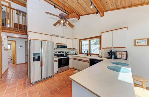 Englewood House | PRIVATE BEACH LIVING!