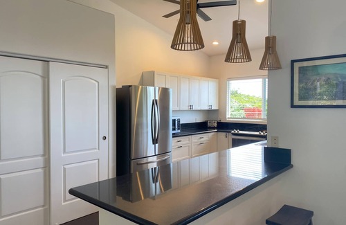 Kona Palisades House | Private & Beautiful home on 1 acre close to airport, beach, & Kailua-Kona town