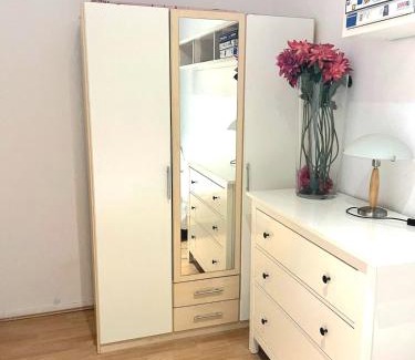 Gelsenkirchen-Mitte House | Private Bedroom and Bathroom in a Shared Apartment in the Heart of Gelsenkirchen