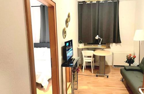 Gelsenkirchen-Mitte House | Private Bedroom and Bathroom in a Shared Apartment in the Heart of Gelsenkirchen