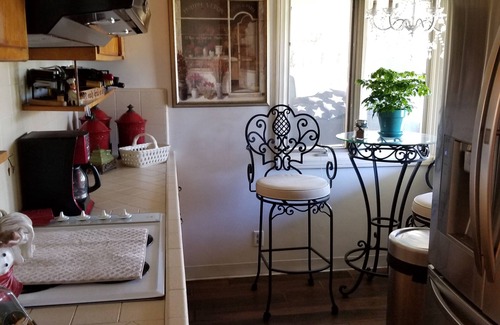 Bakersfield House | Private Bedroom and full bathroom in the heart of Bakersfield