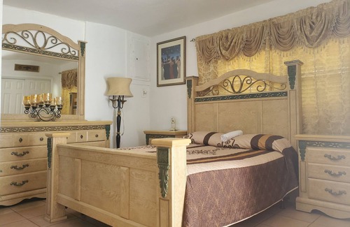 Coral Way Bed & Breakfast | Private Bedroom, Bath with Private Entrance in a House in Little Havana, Miami