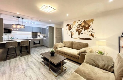 North West Apartment | Private Bedroom - Modern Flat - West End Glasgow
