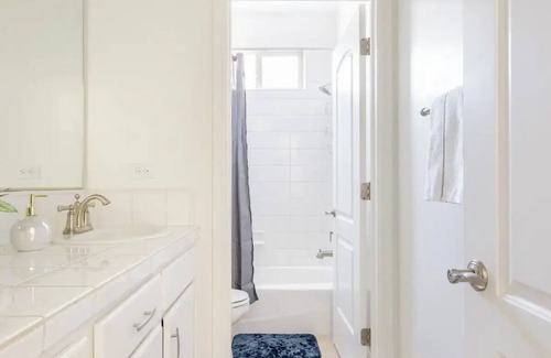 Greenacres House | Private bedroom/private bathroom/gated/parking