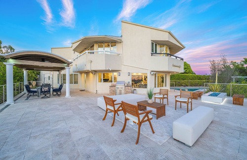 Bel Air House | Private Bel Air Estate w/Pool 5 min from Sunset