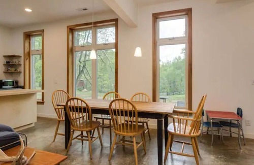 Tyro House | Private Blue Ridge Mountain Retreat/Modern home immersed in natural beauty!