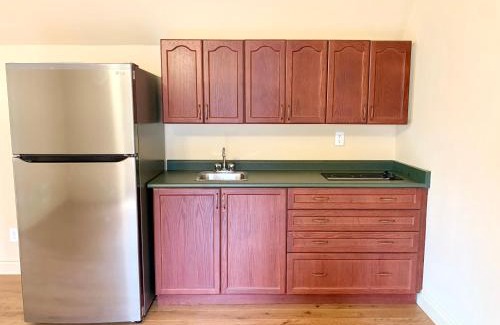 Brampton House | Private Bright Coach House - Near Pearson Airport & Downtown Toronto