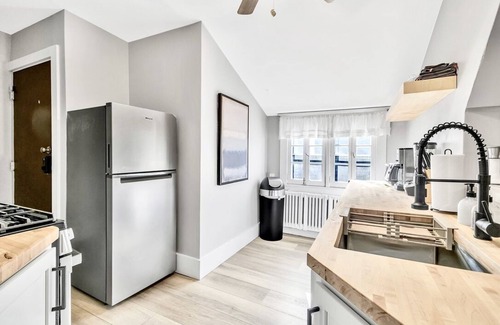 Front Park Apartment | Private Buffalo Guest Retreat Minutes to Downtown!