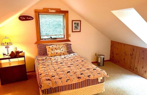 Crandon House | Private Cabin Getaway